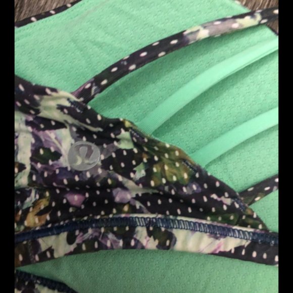 Lululemon Free to Be Wild Women's Sports Bra Sz 12 - Picture 2 of 4